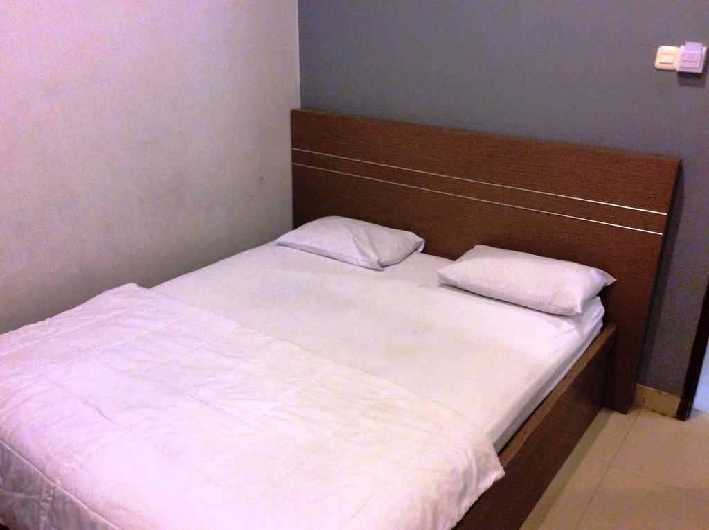 Hotel Diamond Makassar Room photo